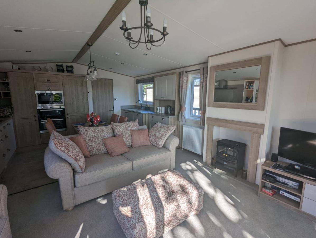 Stunning Luxury Caravan On Edge Of New Forest On Shorefield Country Park Entertainment And Leisure Passes Included ميلفورد أون سي المظهر الخارجي الصورة