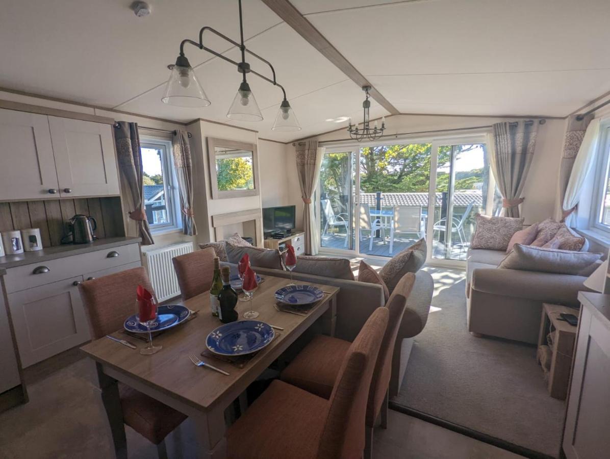 Stunning Luxury Caravan On Edge Of New Forest On Shorefield Country Park Entertainment And Leisure Passes Included ميلفورد أون سي المظهر الخارجي الصورة