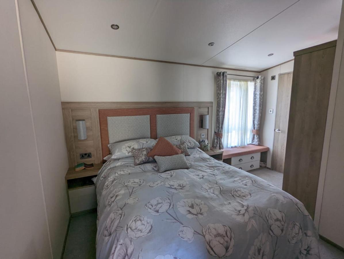 Stunning Luxury Caravan On Edge Of New Forest On Shorefield Country Park Entertainment And Leisure Passes Included ميلفورد أون سي المظهر الخارجي الصورة