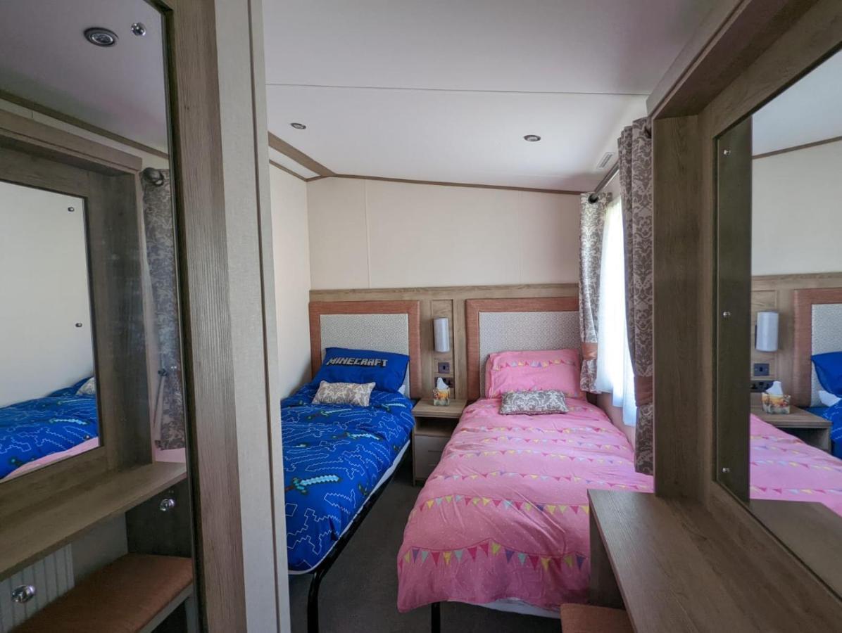 Stunning Luxury Caravan On Edge Of New Forest On Shorefield Country Park Entertainment And Leisure Passes Included ميلفورد أون سي المظهر الخارجي الصورة